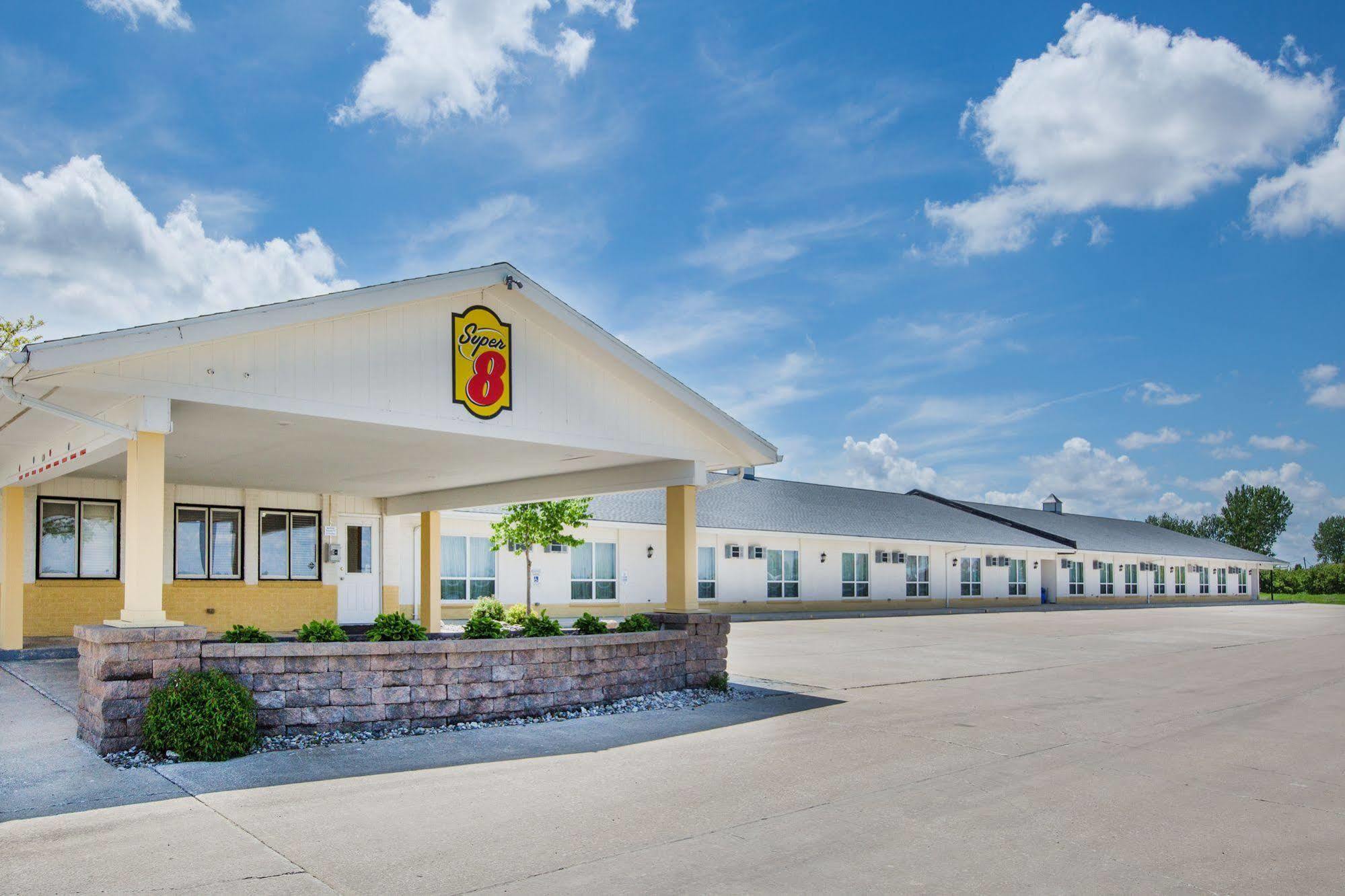 Hotel Super 8 By Wyndham Williams Exterior foto